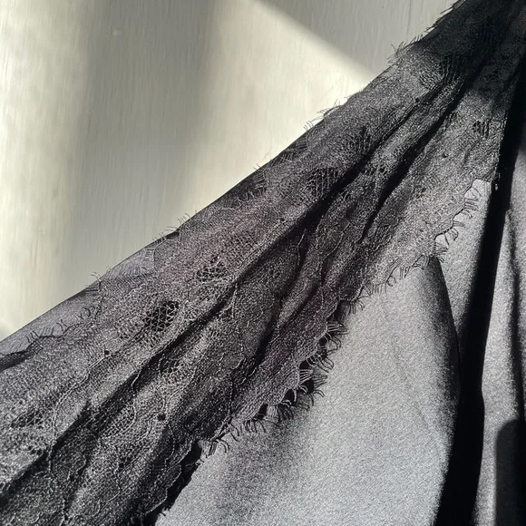 Victoria’s Secret Lounge Robe - Picture 3 of 3